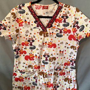 WOMANS FALL PRINTED SCRUB TOP SIZE S